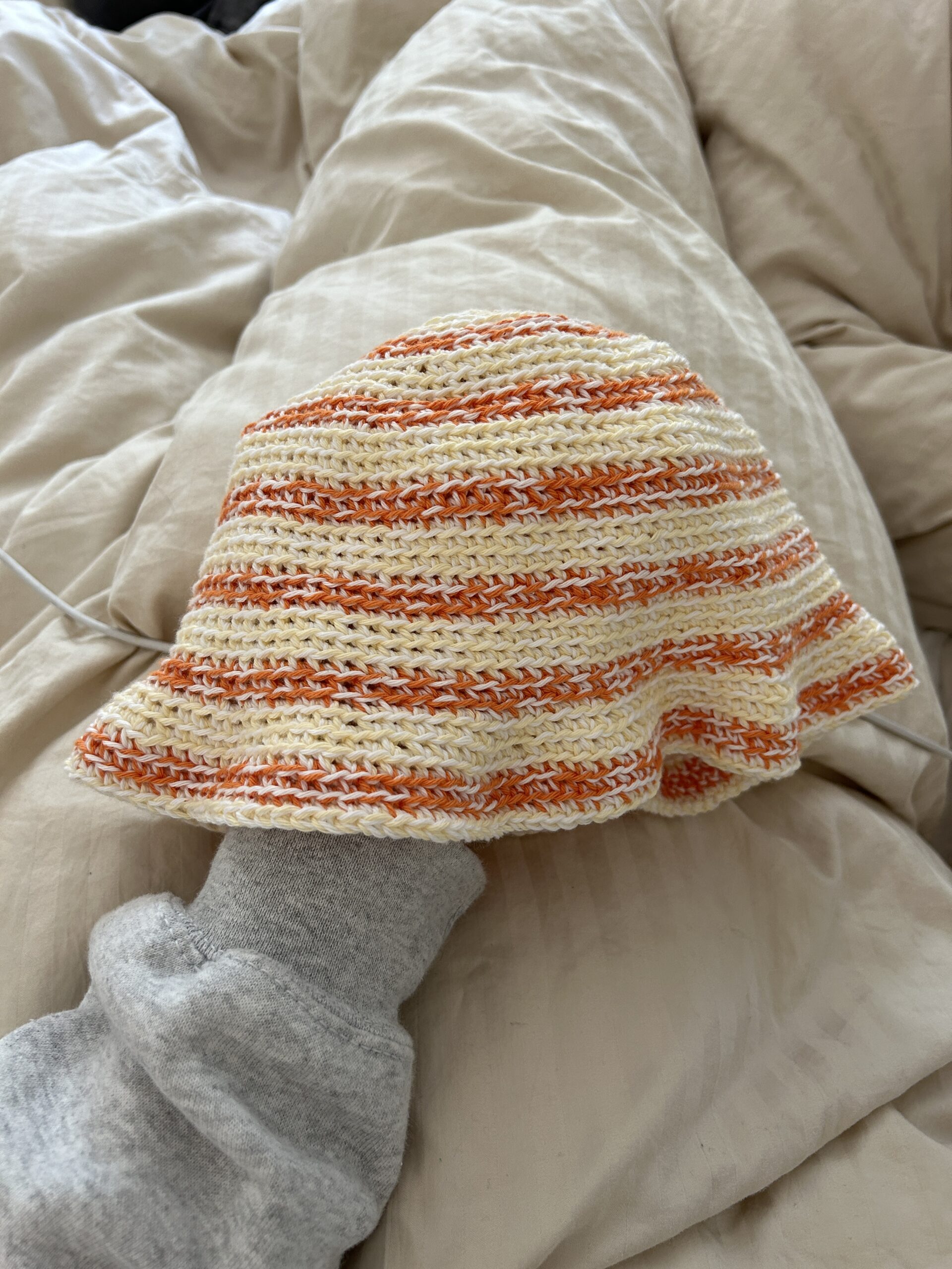 Reversible Bucket Hat Crochet Pattern - Image 4