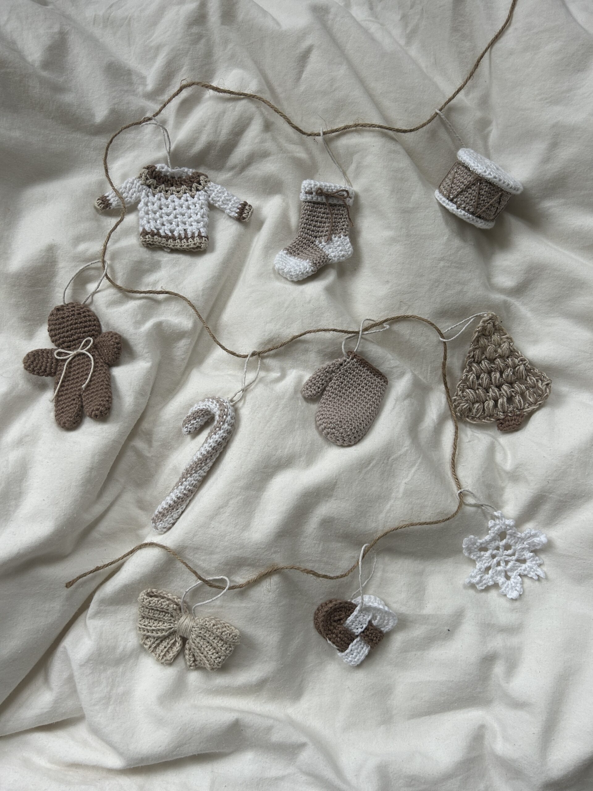 Bow Ornament Crochet Pattern - Image 4