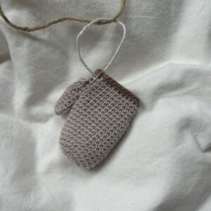 Mitten Ornament Crochet Pattern - Image 2