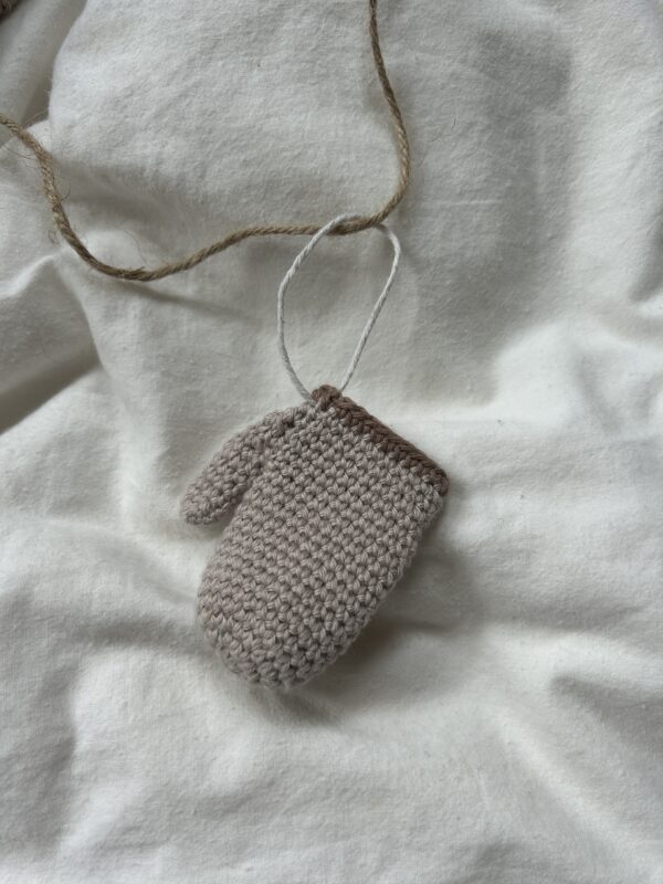 Mitten Ornament Crochet Pattern