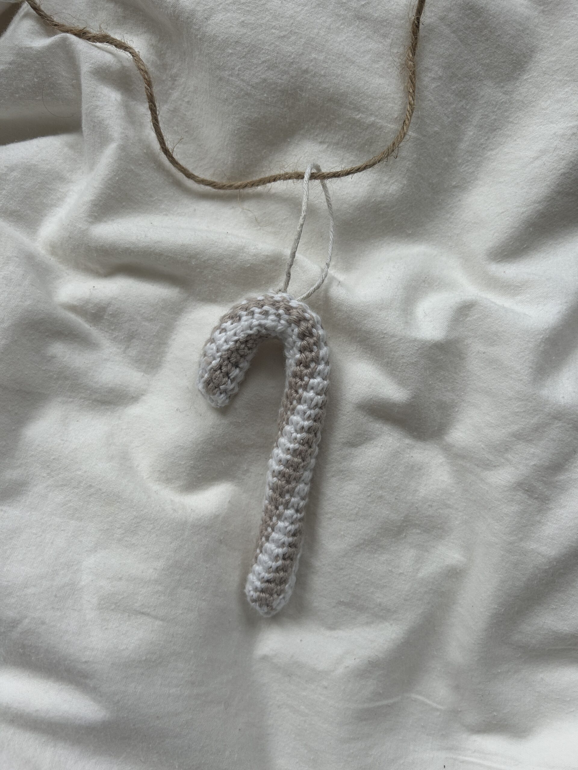 Candy Cane Ornament Crochet Pattern - Image 6