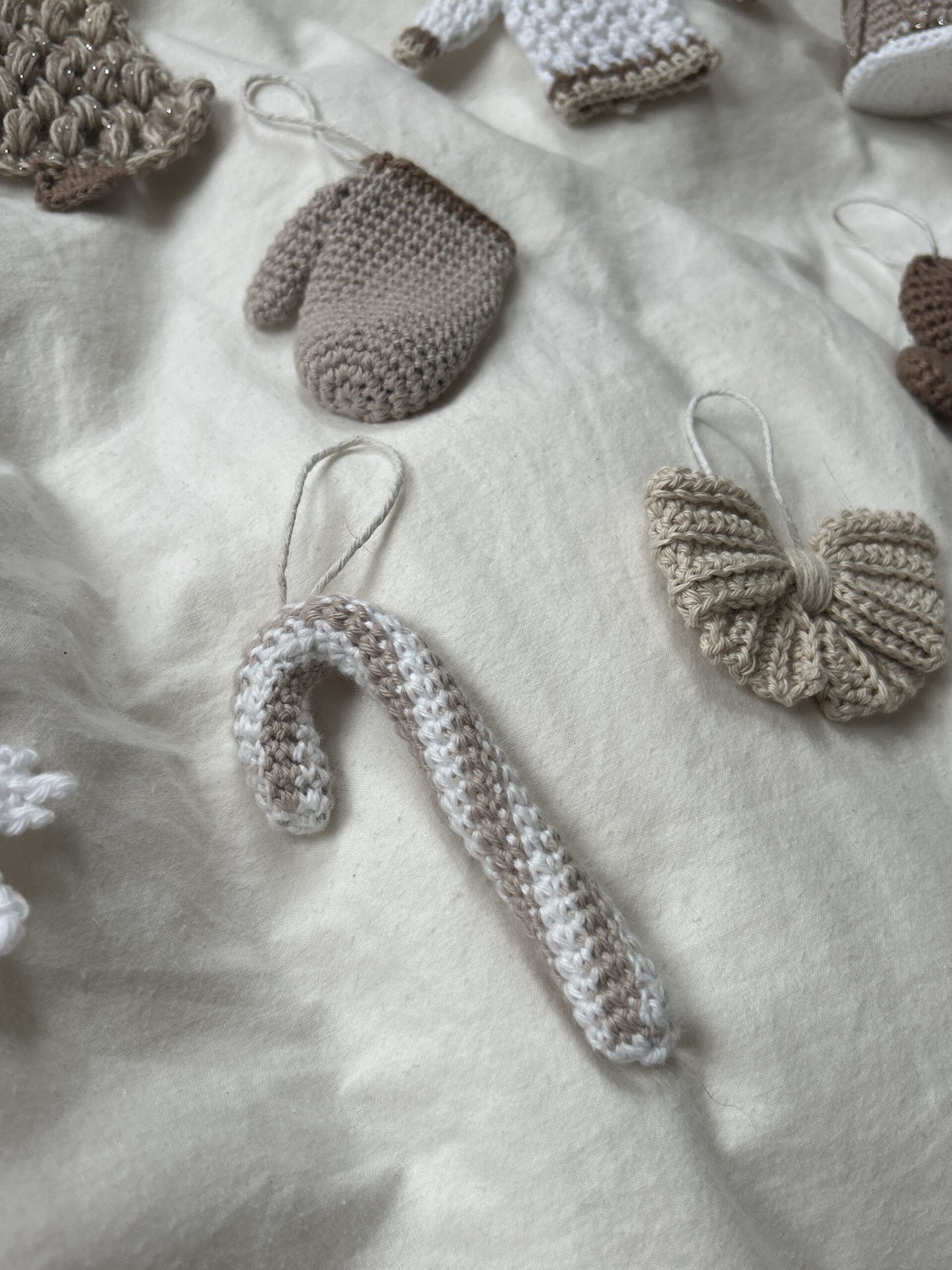 Candy Cane Ornament Crochet Pattern - Image 4